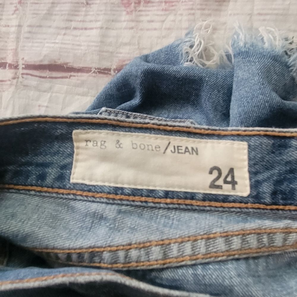 Rag & Bone Cut Off Distressed Winnie Shorts Size 24 - Picture 4 of 5